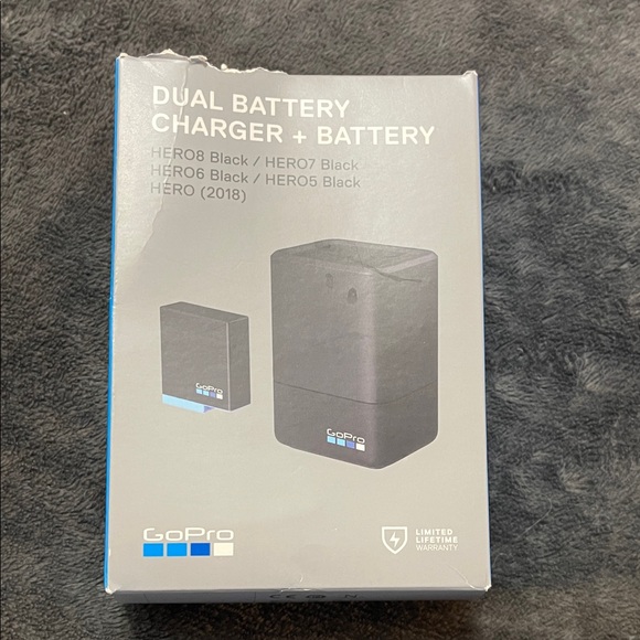 GoPro Black Dual Battery Charger with Battery - Picture 1 of 1